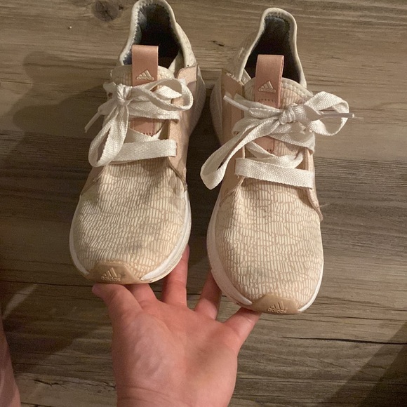 Womens Adidas size 10 shoes - Picture 2 of 4